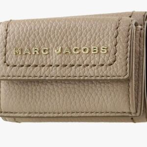 Marc Jacobs Beige Taupe Pebbled Leather Card Holder with Gold Logo